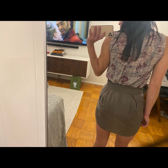 Joie 100% Silk floral sleeveless blouse Size Small - Picture 6 of 9